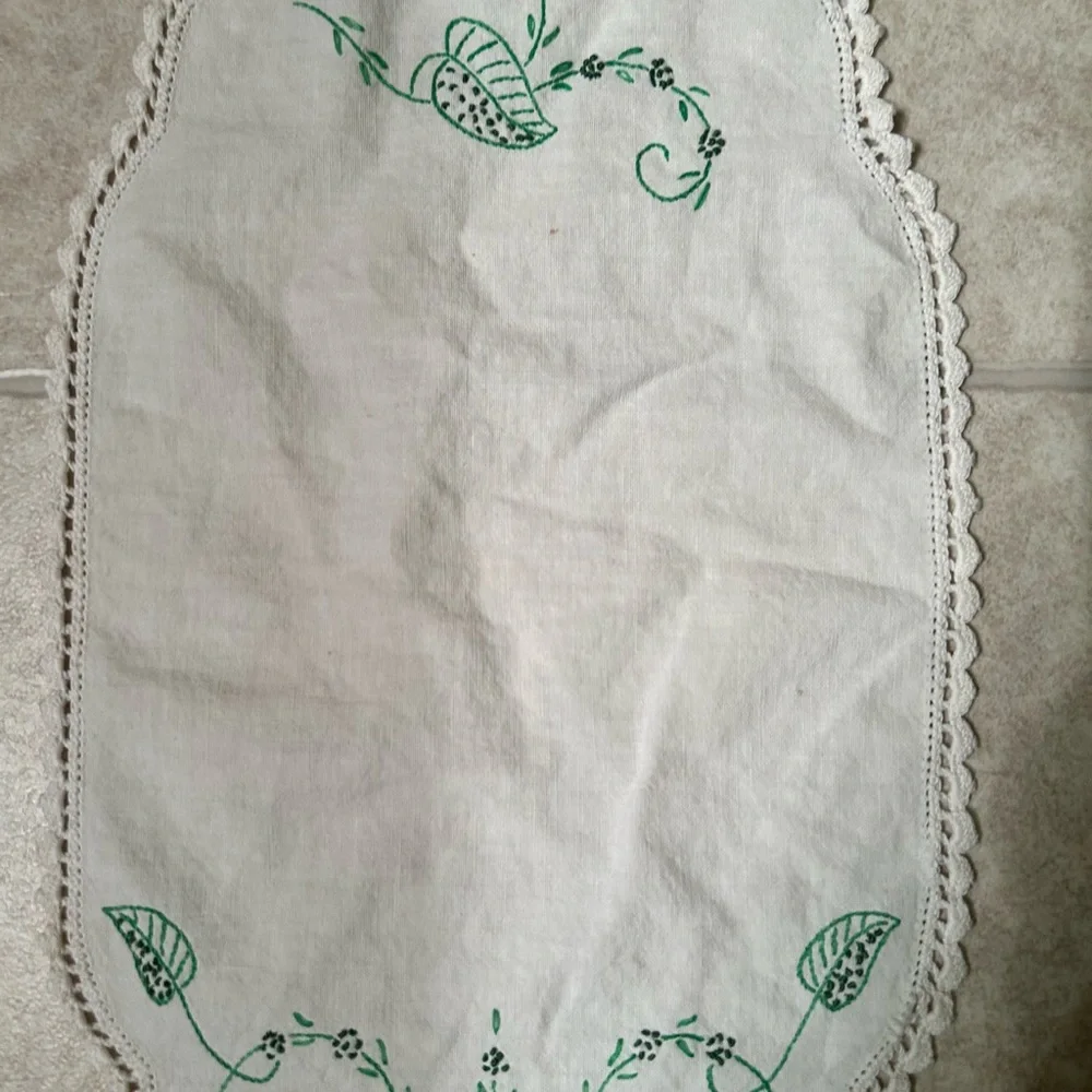 VTG Embroidered armchair cover or small dust cover. Measures 15x9 inches